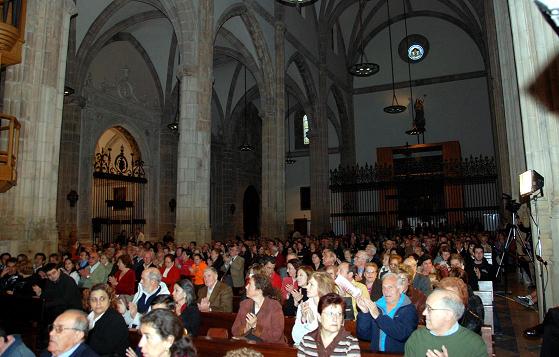 El público llenó en su totalidad la Catedral